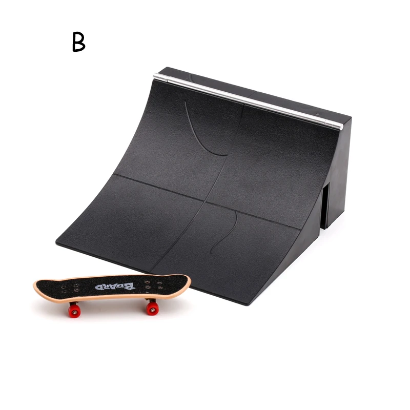 6 in 1 Skatepark Kit with Plastic Finger Skateboard Toys Finger Scooter Skate Boarding Classic Desk Game Toys Gifts