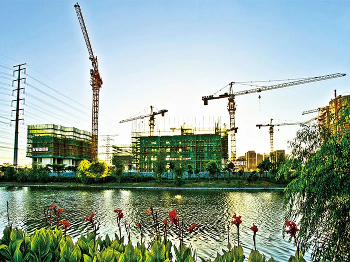 Zoomlion 6 Ton Small Hoist Wheel Track Tower Crane TC6012 with Low Fuel Consumption Cheap Price