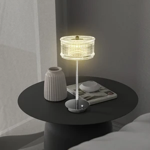 Modern Luxury Crystal Bedside Table Light Bedside Art Office Work Metal Crystal Table Lamp for Bedroom Restaurant bar