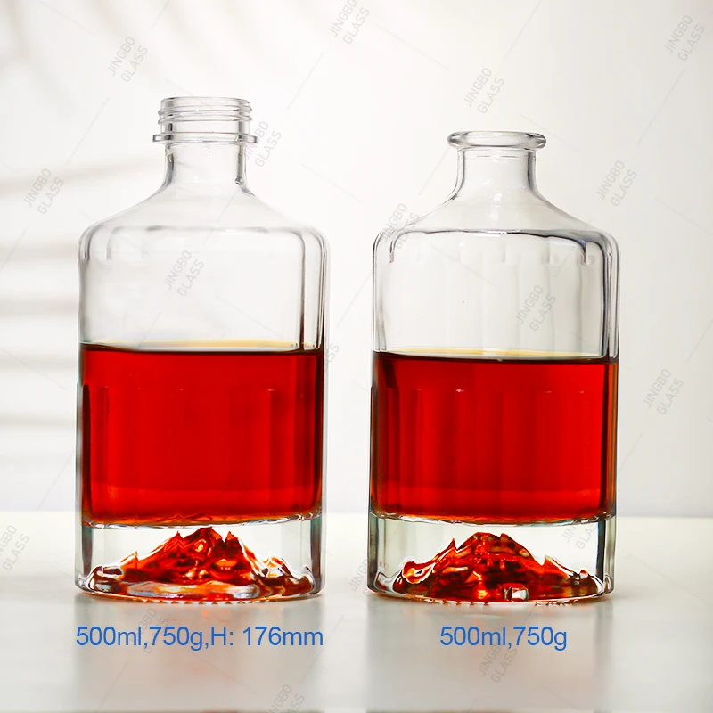 China Manufacturer 750ml Empty Glass Bottle for Whiskey