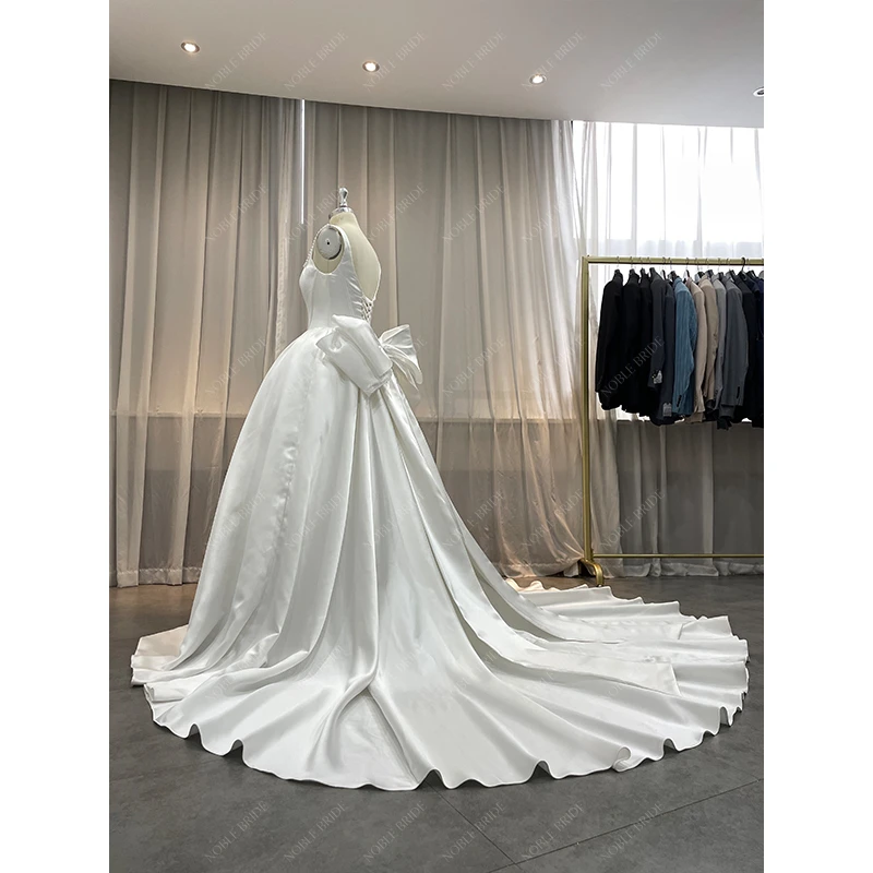 Minimalist Square Neck Satin Lace Wedding Gown With Big Bow Oem