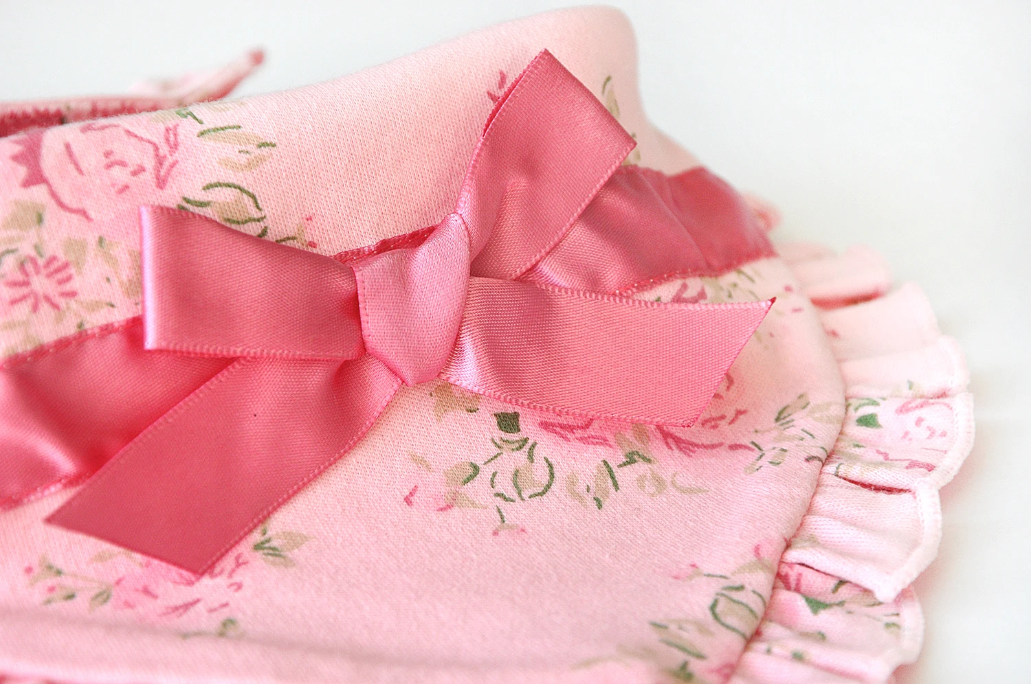 Регулируемый бант новорожденного ребенка нагрудники с принтом 100% хлопок Детские слюни полотенце бутик впитывающие Детские слюни нагрудники прокладочная салфетка