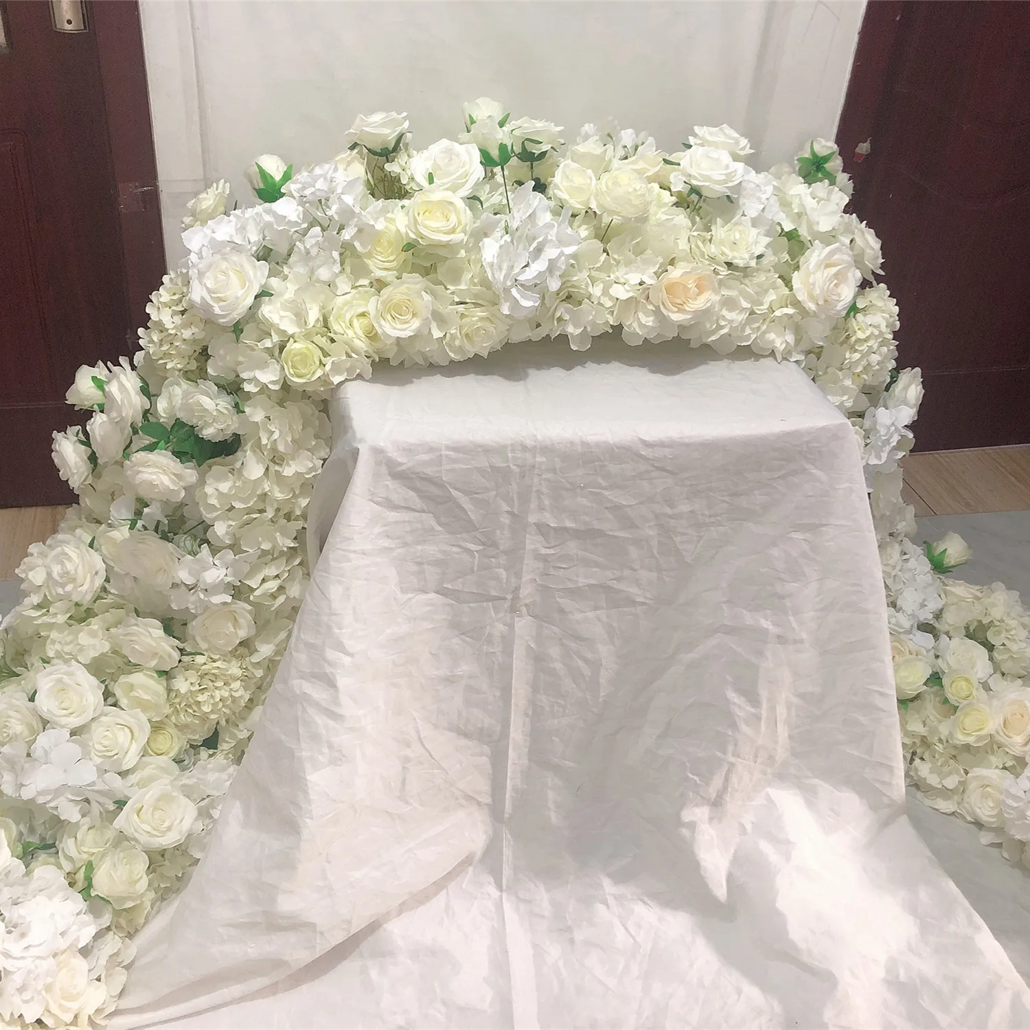 GIGA Leaf Artificial Table Runner Panel for Wedding Valentine's Day New Year and Thanksgiving Decorations