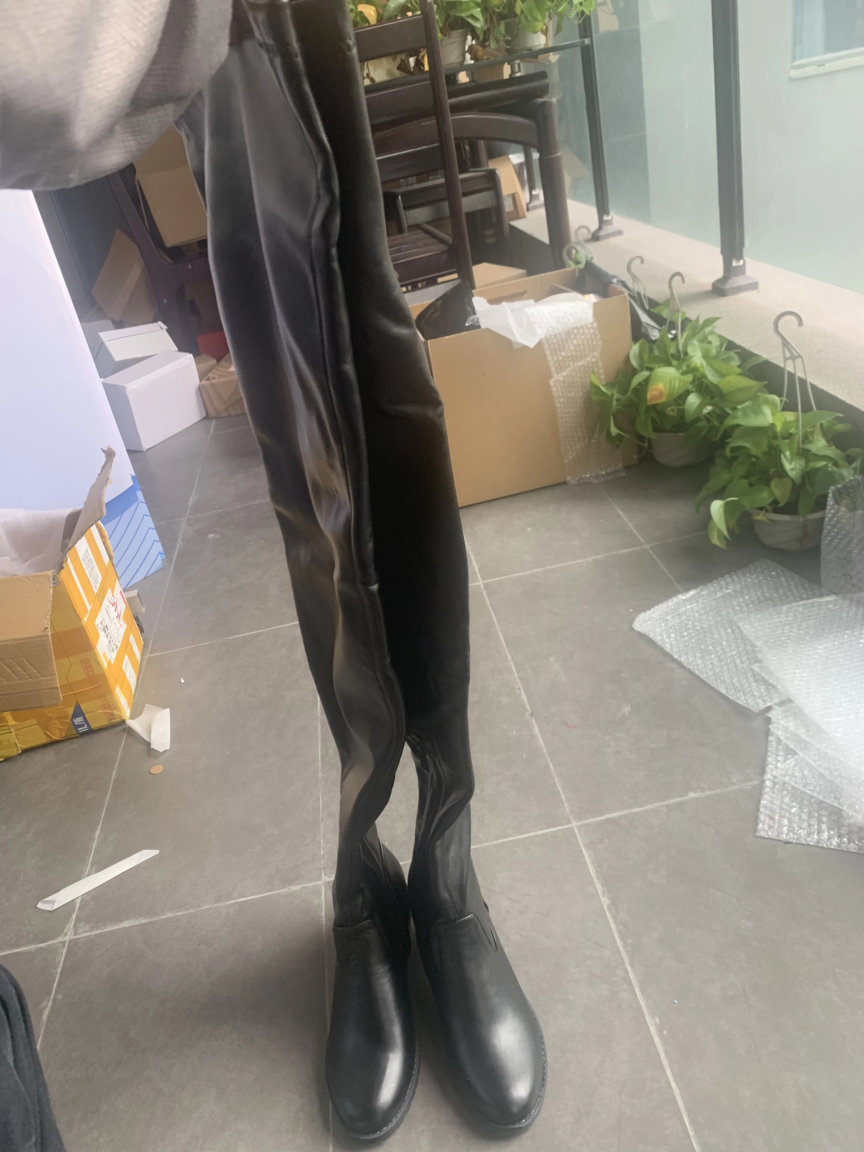 Amazon.com: Botas altas por encima de la rodilla para mujer y mujer,  clásicas, planas, holgadas, cómodas : Ropa, Zapatos y Joyería
