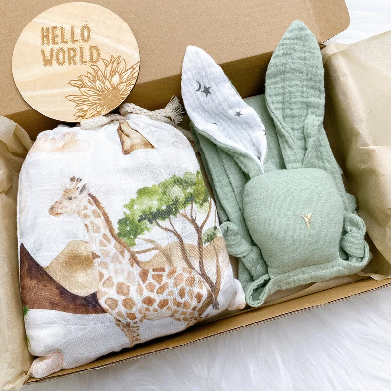 New Born Baby Girl Gift Security Blanket Soft Muslin Suitcase Keepsake Box Blanket Booties & Baby Gift Basket manufacture