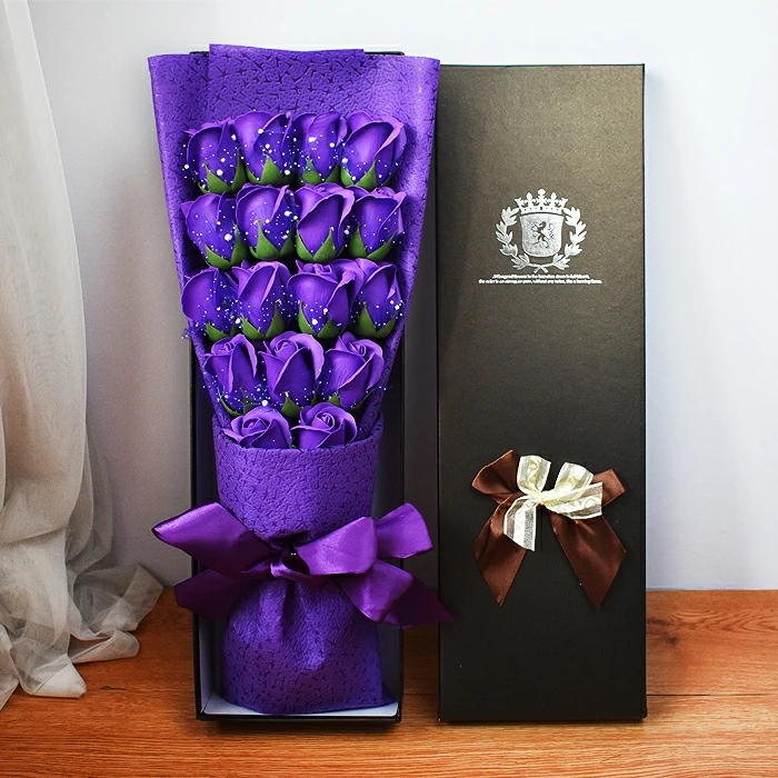 Money/Soap rose bouquet in an elegant box. Sejambak bunga duit/sabun dalam  kotak anggun/any occasion/birthday/surprise