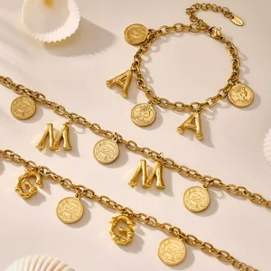 Ilona Vintage 26 Letters Chain Link Bracelet Stainless Steel Pvd 18K Gold Plated Coin Portrait Pendant Bracelet Gift Unisex