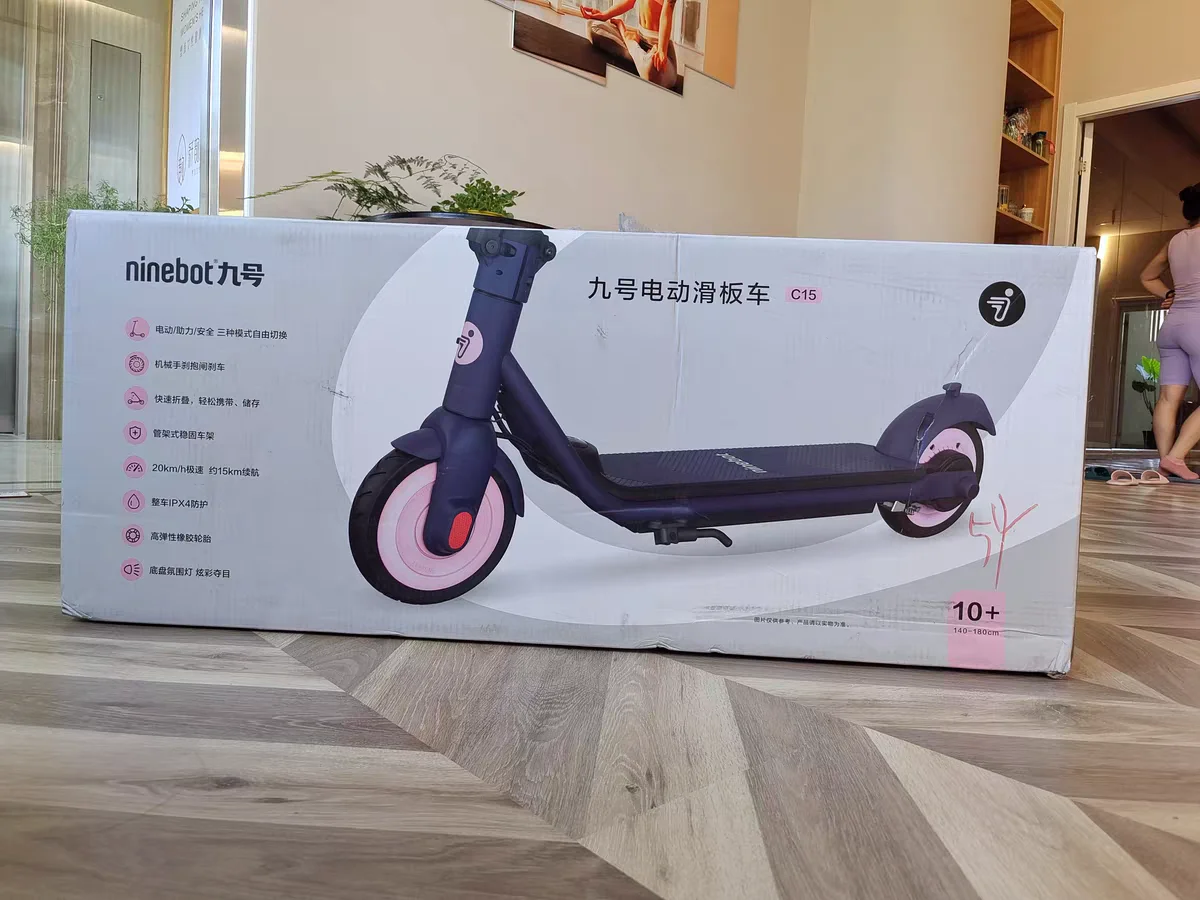 Well-priced Hot Sale High Quality C15 Unisex Super-light Fordable Electric Scooter for ALL Ages