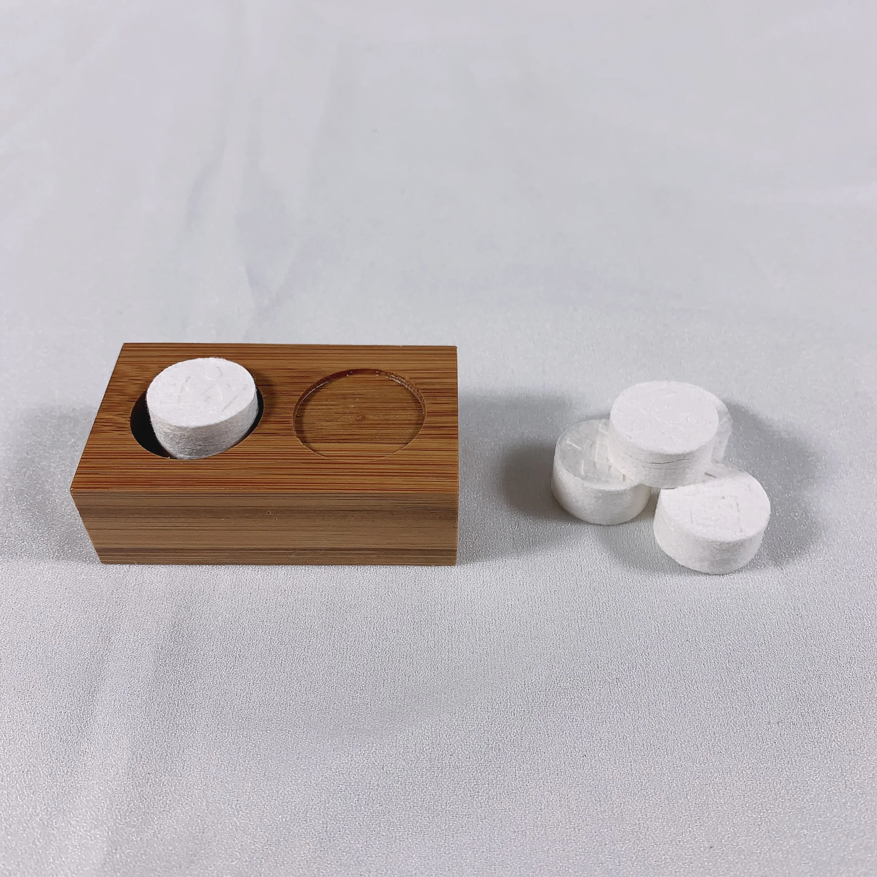 Coin Tissue China 2 Holes Compressed Towels Trays With Resin Material Black Color Durable Magic Towels Tray