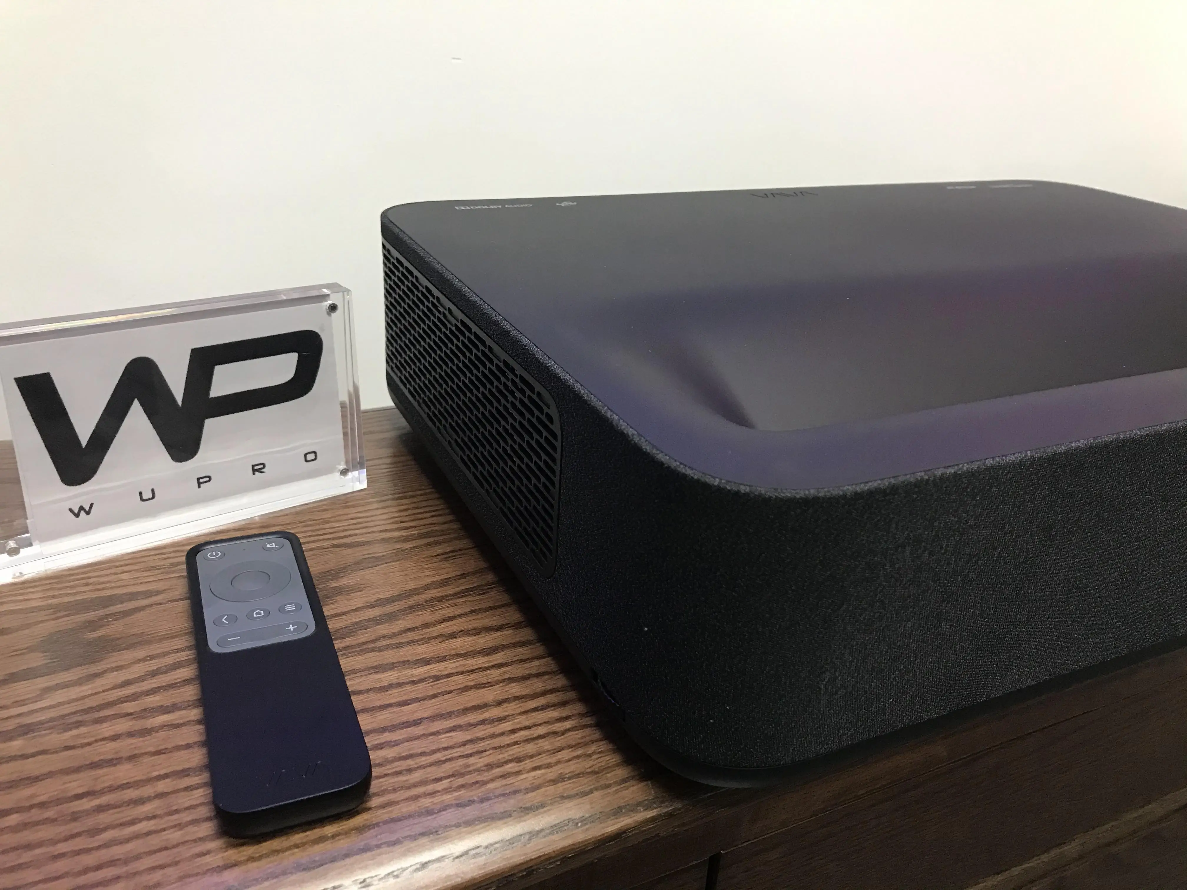 ジャンク　VAVA 4K UST Laser Projector Vava's 4K Ultra Short Throw Laser Projector is stunning and