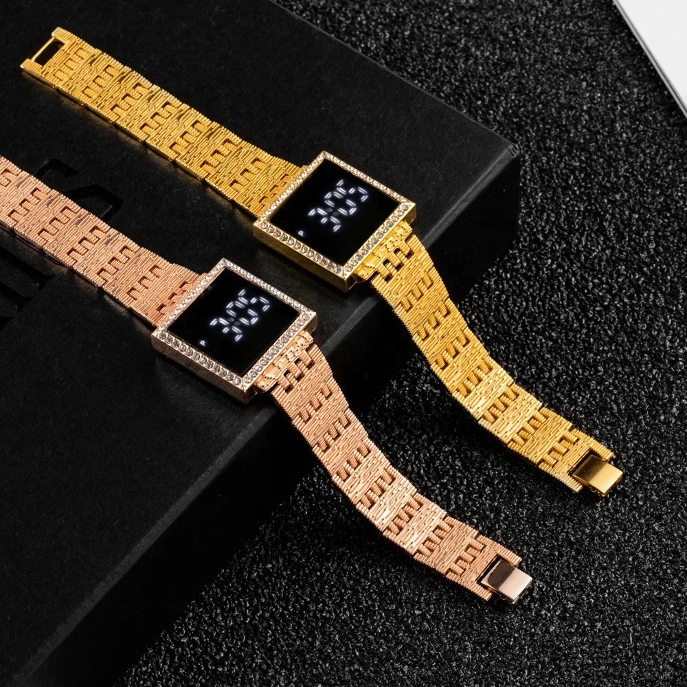 Iphone Wristwatch Golden Chain Wholesale Vintage Diamond