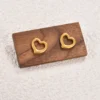 Corazón hueco dorado