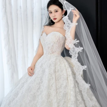 Lace Girl