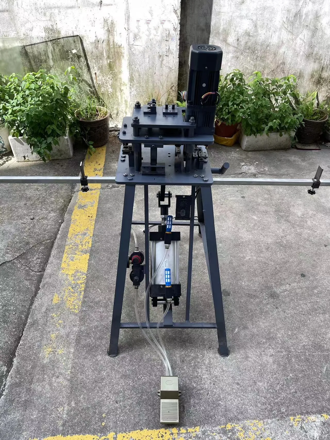 Aluminum Alloy Doors and Windows Processing Simple Aluminum Alloy Doors and Windows Hinge Drilling Machine Tenon Machine