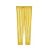 pantalones amarillos
