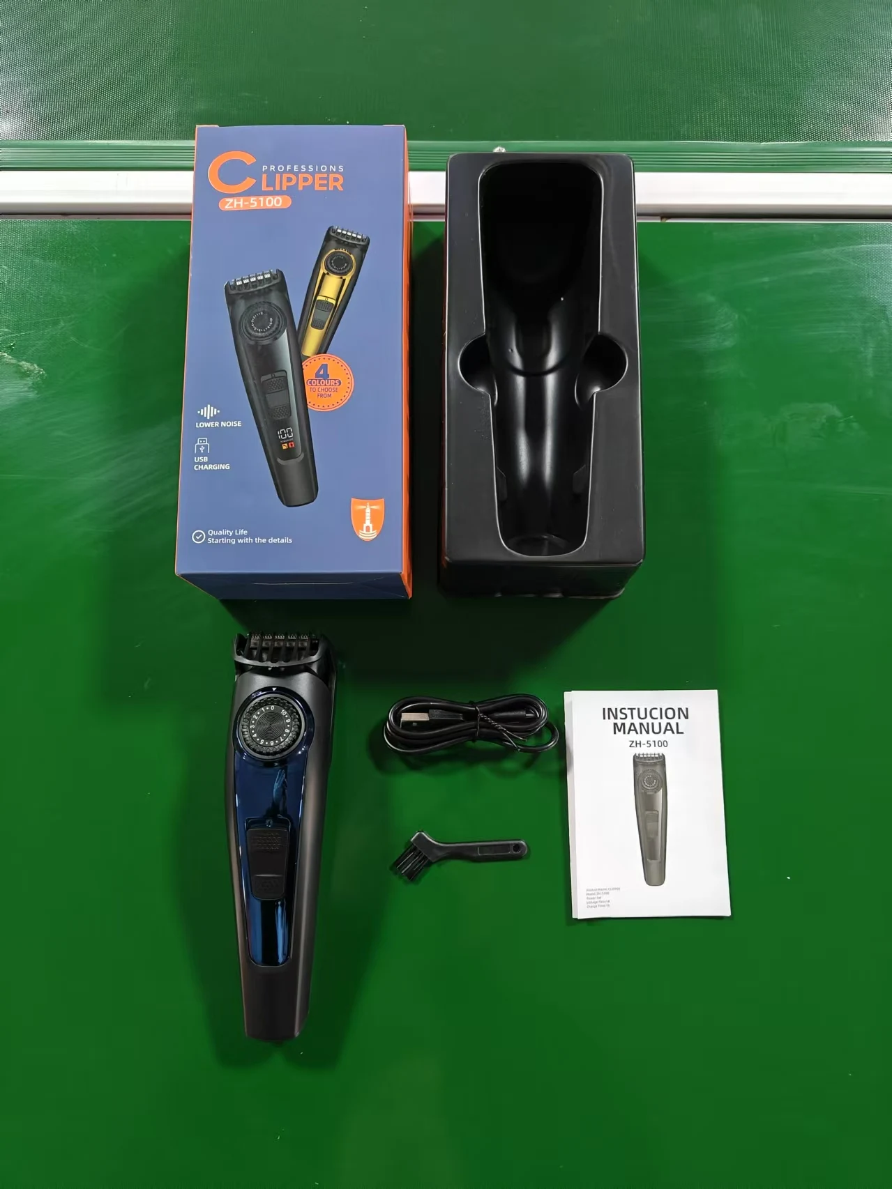 Adjustable Comb Digital Display USB Rechargeable Electric Shaver Beard Trimmer manufacture