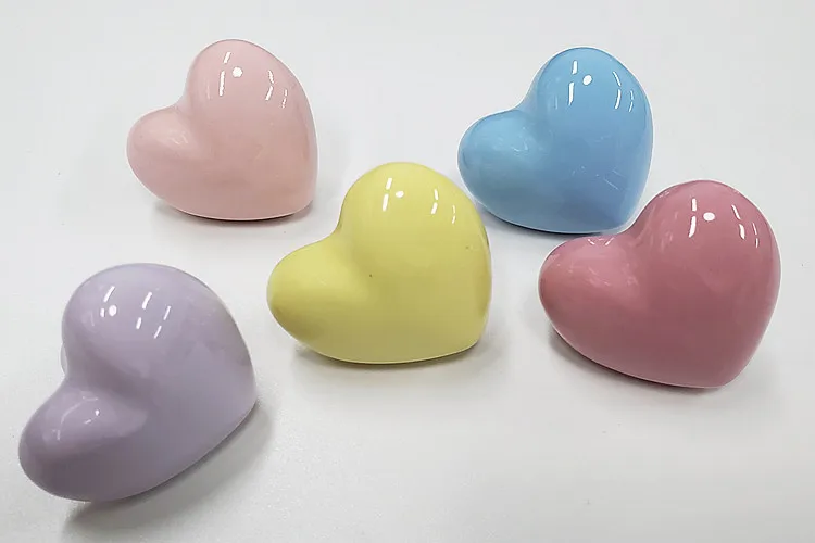 Hot sale Ceramic Cartoon Cabinet Knobs Colorful Heart Drawer Closet Handles Room Furniture Kids Handles  