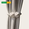 Bianco grigiastro