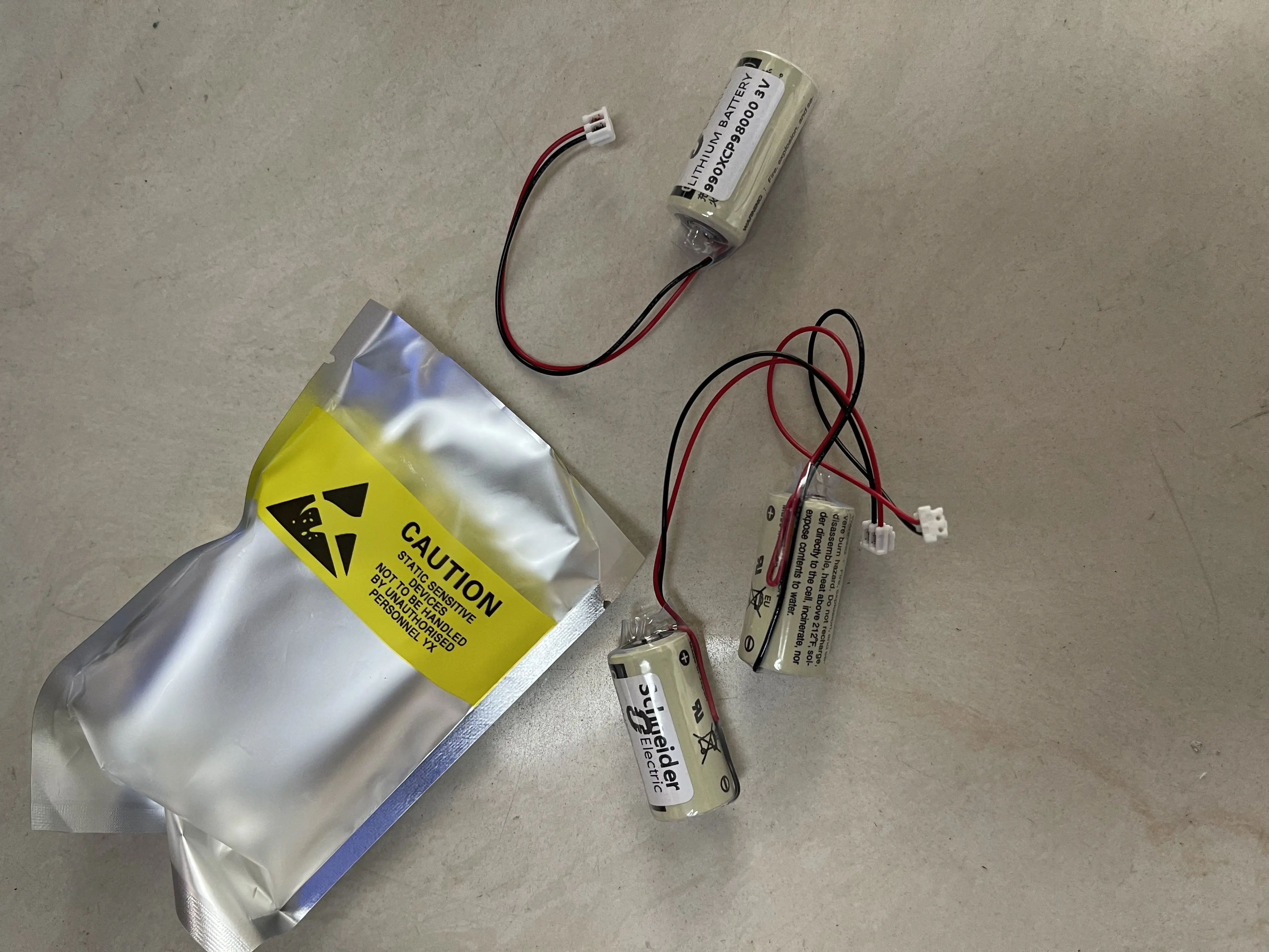 Schneider PLC Backup Battery 980XCP98000 (3V Lithium Battery)