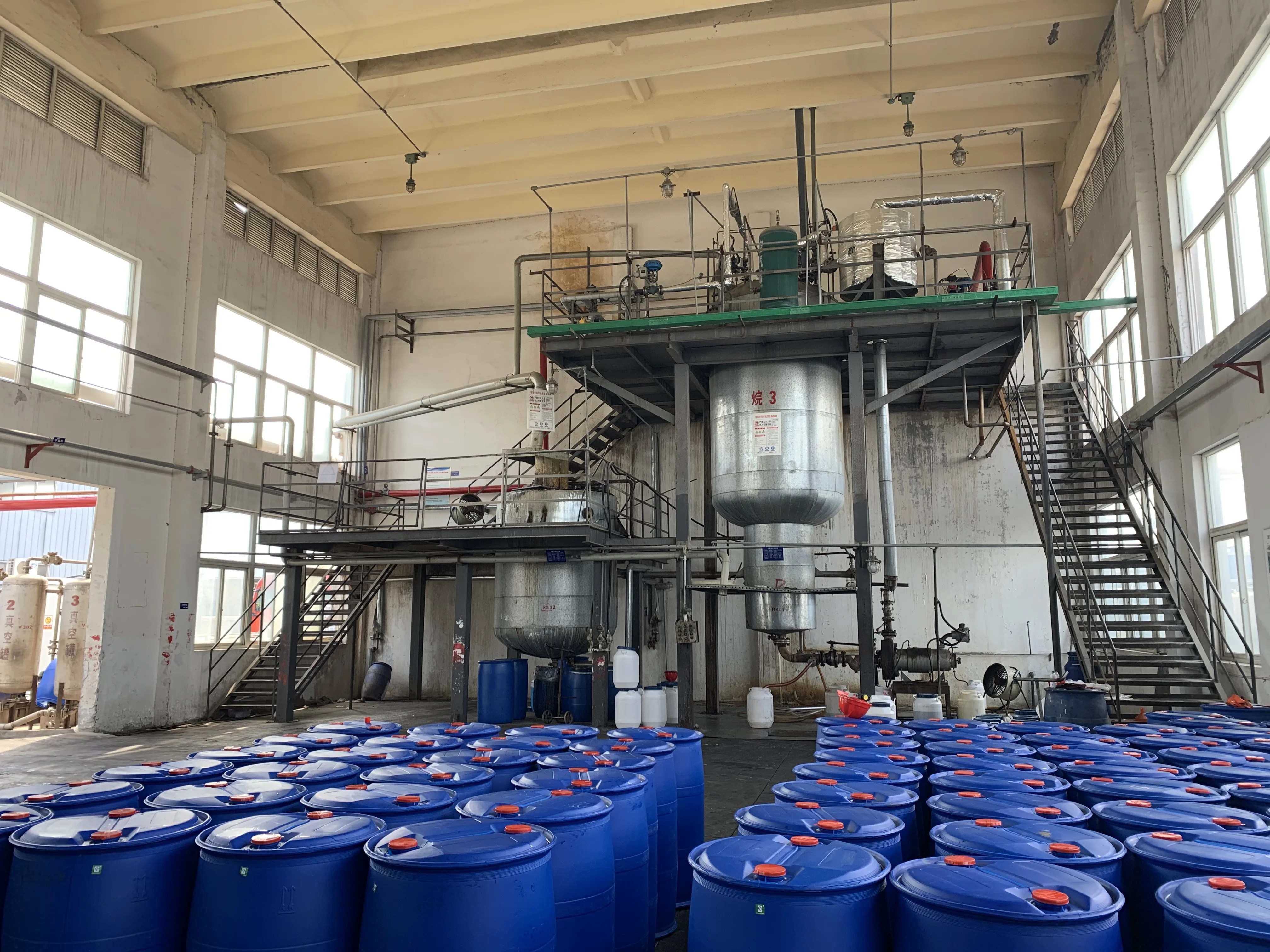 Нефтехимический завод в шанхае. Shanghai chemical. Реакторы для производства синтетических смол. Парк восток. Shanghai chemical.