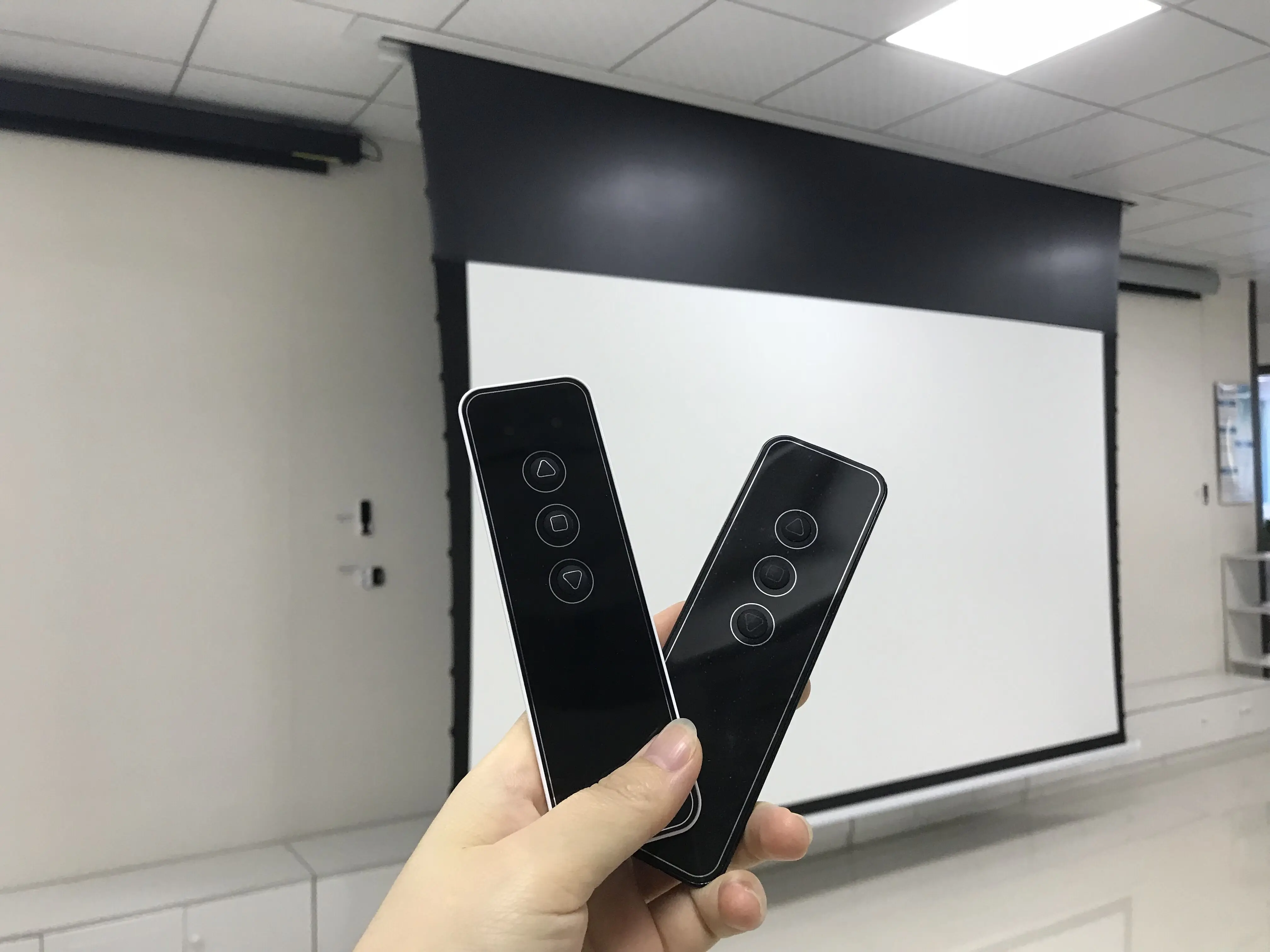 Screen Pro 92-150 Inch Ceiling Recessed Projector Screen Motorized ...