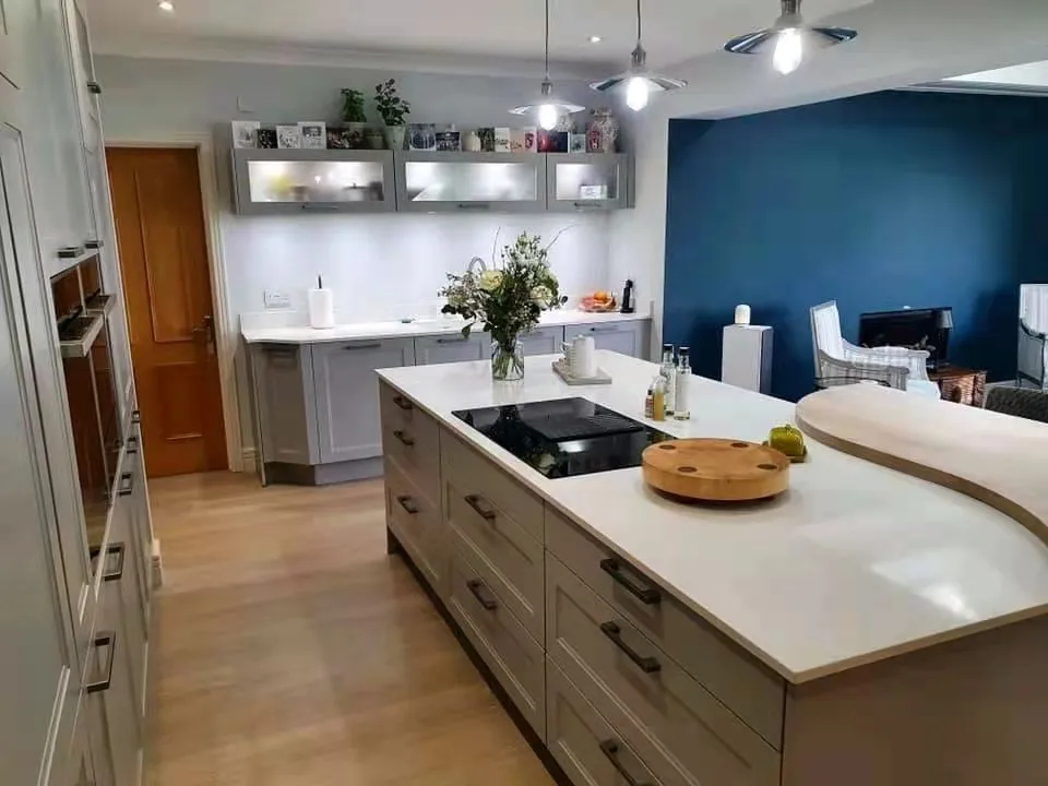 Factory Customized Design Kitchen Cabinets Solid Wood Modern