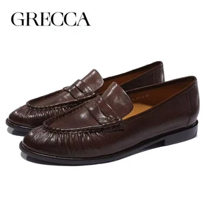 Customizable Fashion Slip-On Women's Casual Leather Flat Loafers Flats with Genuine Leather Insole