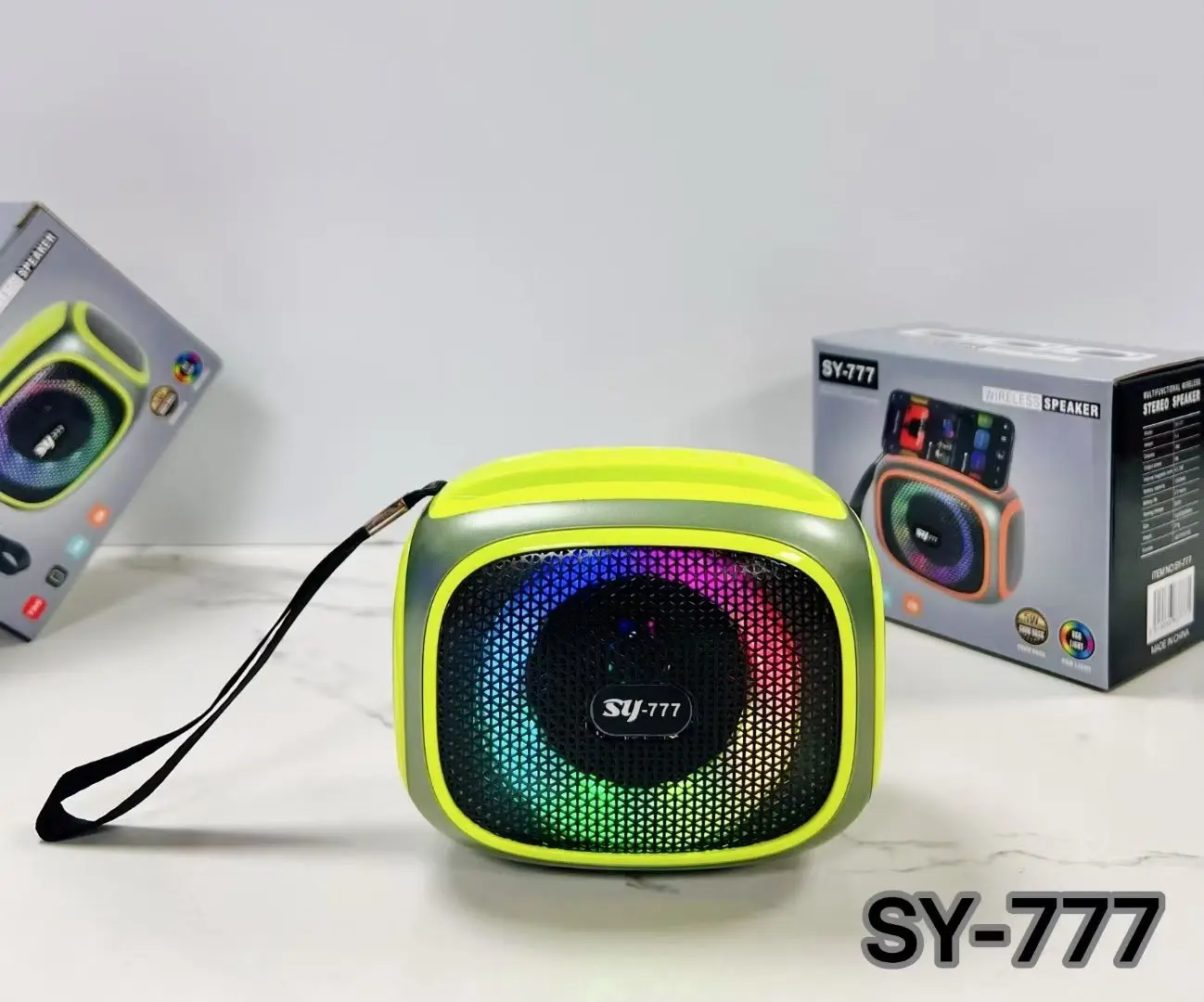 SY-777カラフルなRGBライトワイヤレスポータブルスピーカーFMラジオTF