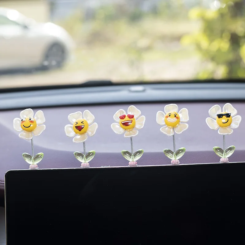 Luxury Car Interior Kits Funny Expression Spring Ornaments Resin PVC Shaking Decorations Funny Expressions Car Shaking Ornaments