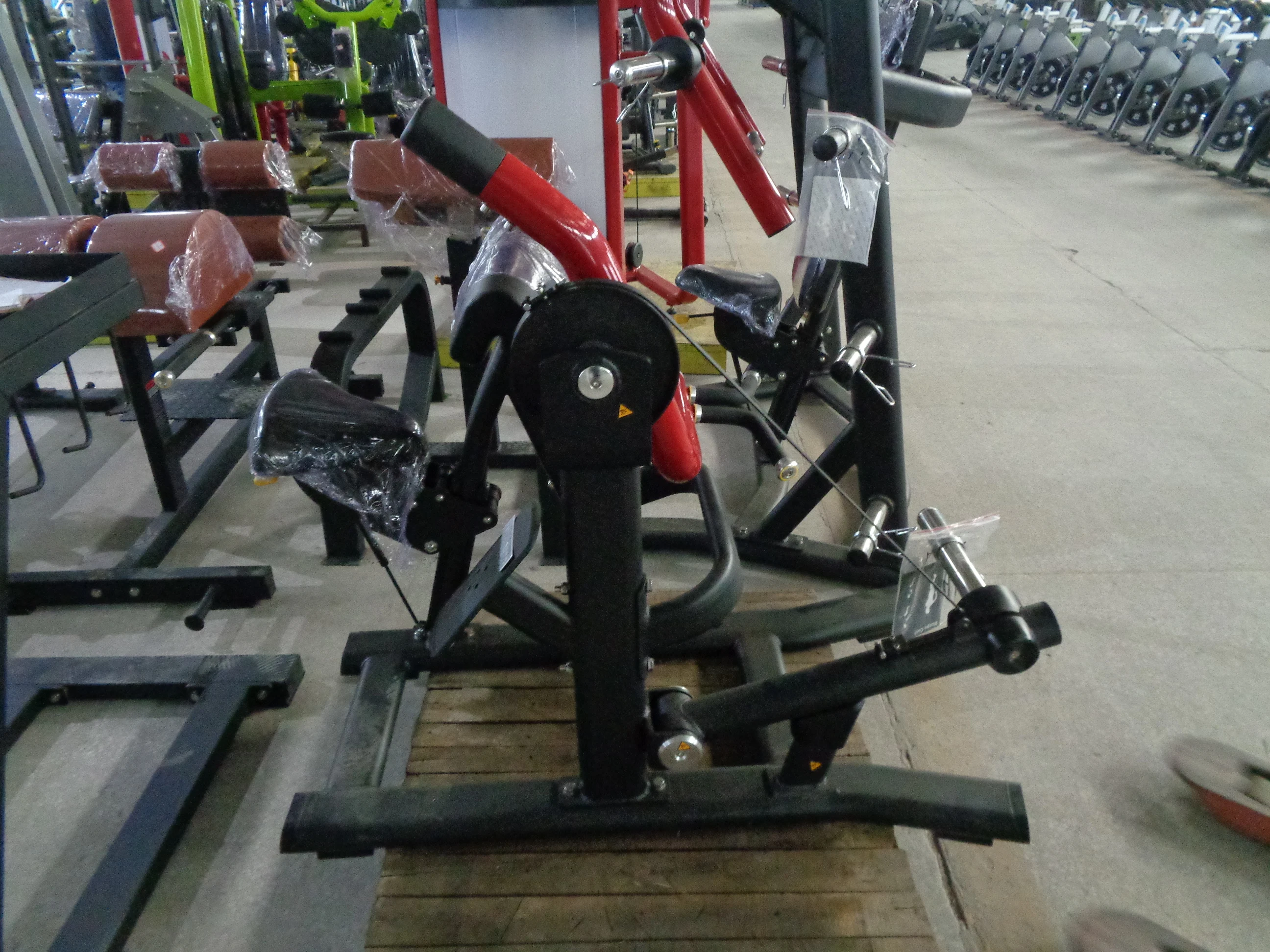 Factory Direct Supply Strength Training Plate Loaded MND FITNESS Gym Equipment Biceps Curl for Workout