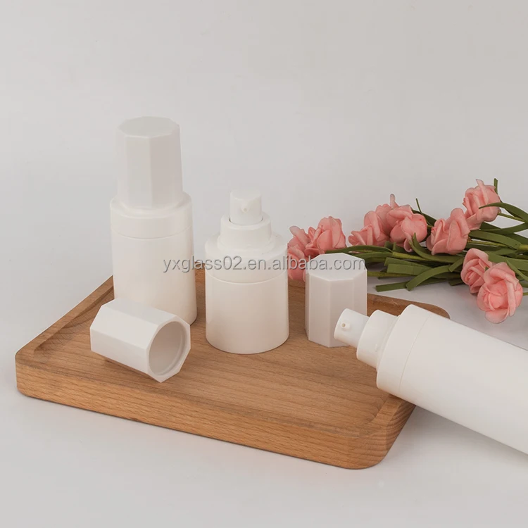 Recyclable plastic cosmetic jars and bottles small plastic pump spray bottle packaging container manufacture