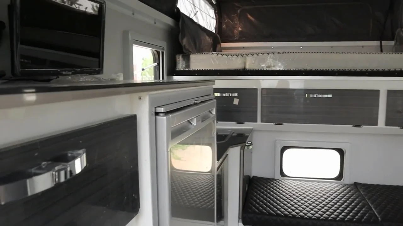 Lance 825 Truck Camper