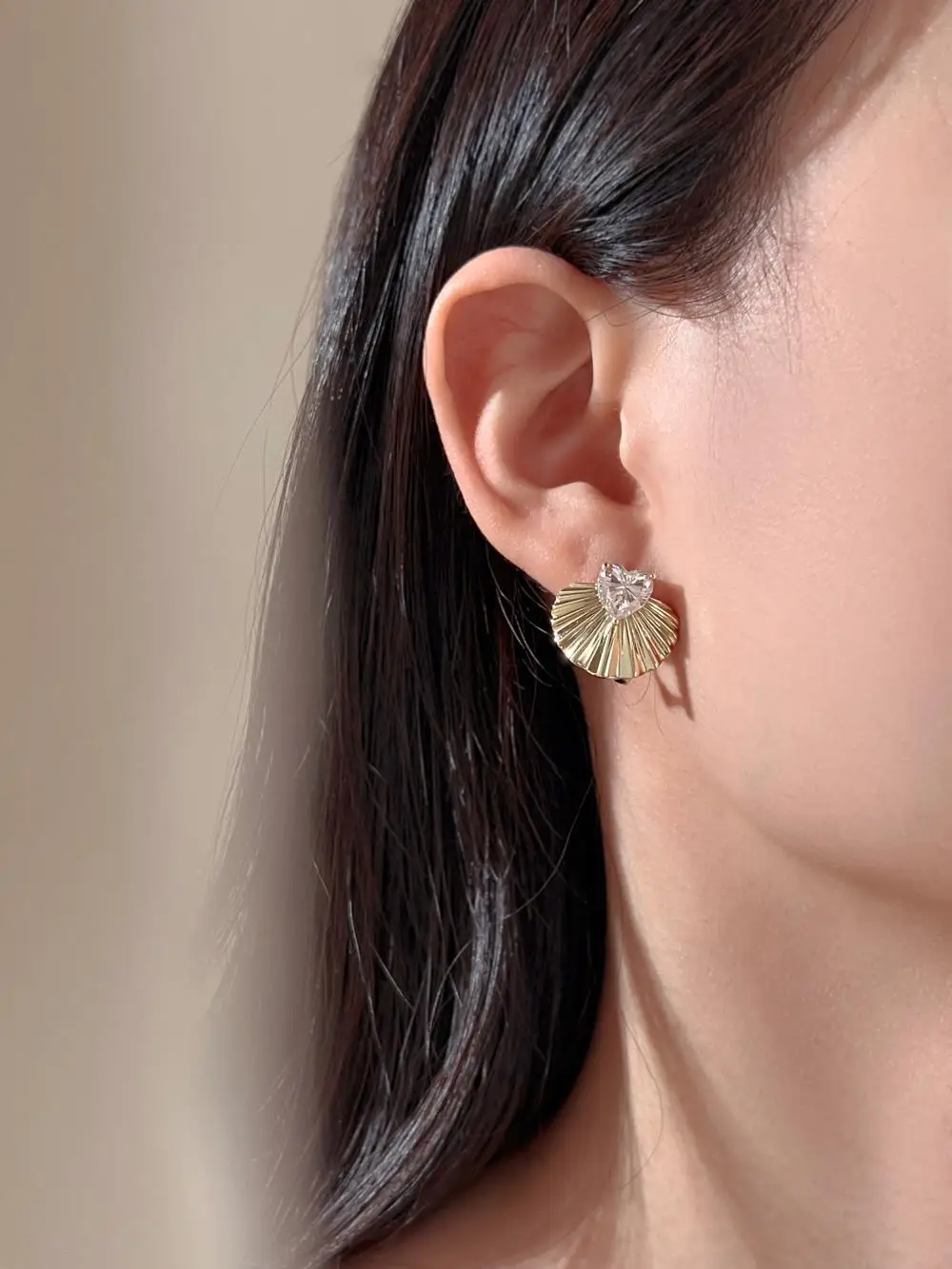 KAKODIY Luxury 14K Gold Plated Large Scallop Stud Earrings Jewelry Fashion £925 Stud Earrings Zircon Earrings detail 4