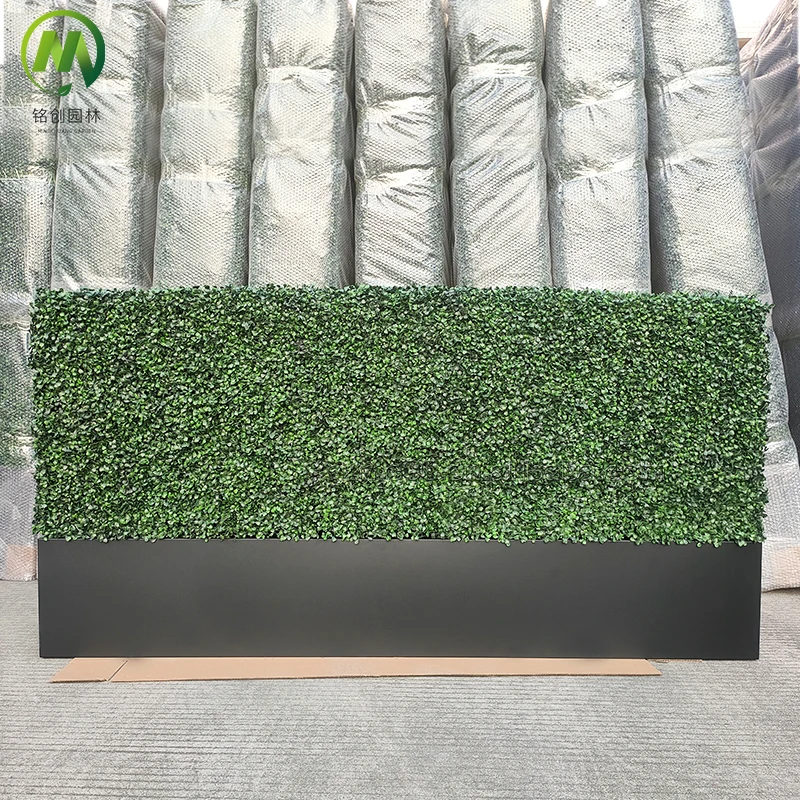 Wholesale Outdoor Artificial Boxwood Hedge Green Wall with Black Planter Outdoor Decorative Artificial Plastic Grass Wall Fence