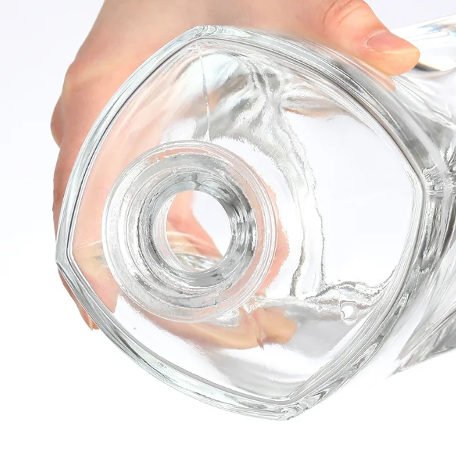 New Design Empty 750ml Unique Twisted Whiskey Tequila Decanter Glass  Bottle Custom  Glass Spirit Bottle with Glass Stopper