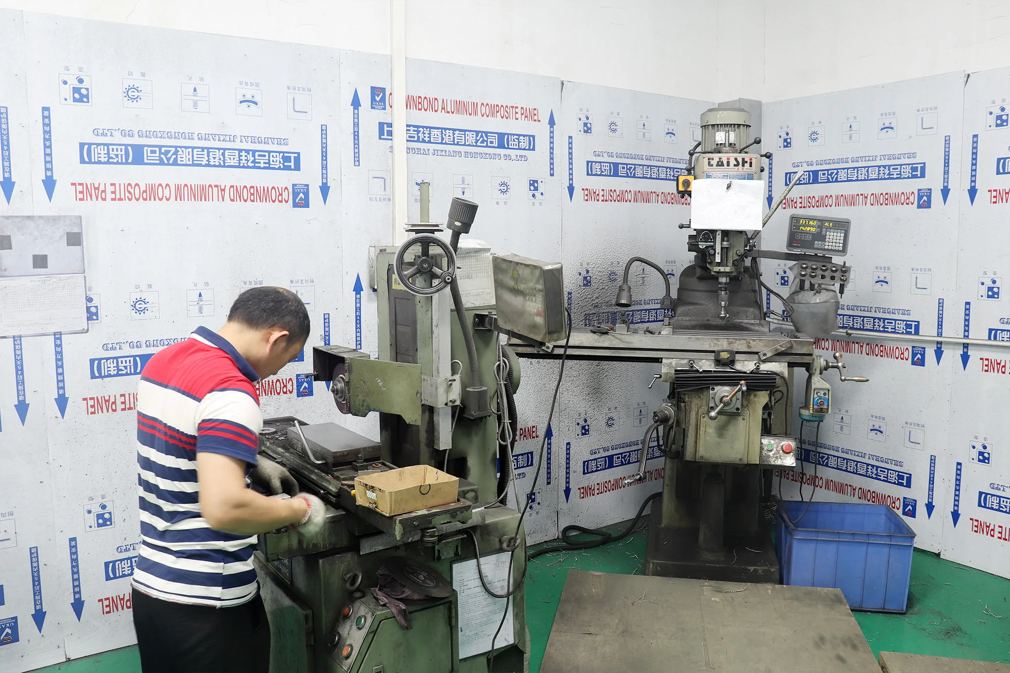 Outdoor Smart Lock Box Safety Wall Mount Hang Car Window Lock Box For