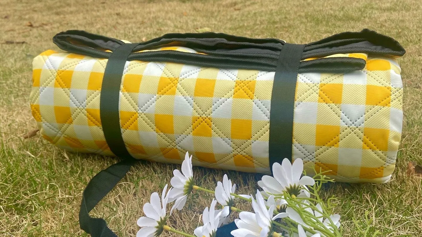 High Quality Camping Mat Travel Foldable Outdoor Relaxing Colorful Waterproof Sand Proof Picnic