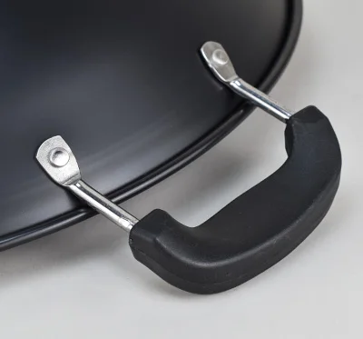Бытовой металлический вок с плоским дном и двумя ручками для ежедневного
