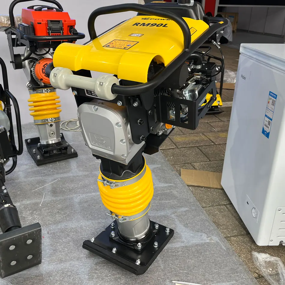 Измельчитель почвы с бензиновым двигателем для эффективного затемнения грунта