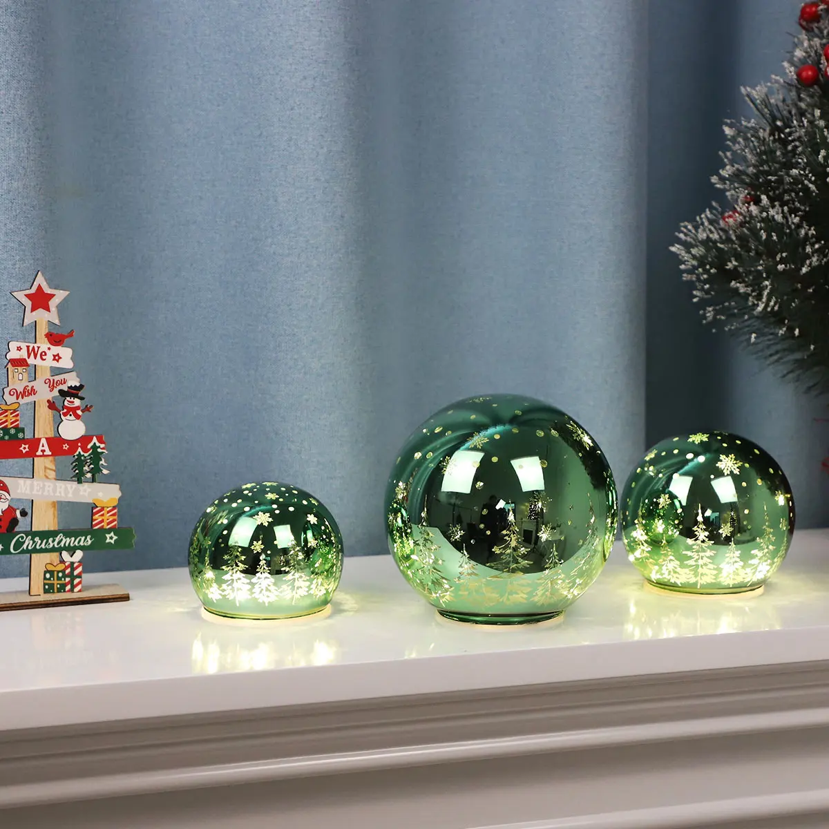 Holiday time indoor engraved tree pattern shiny green led lighted glass christmas ball tabletop decorations ornaments