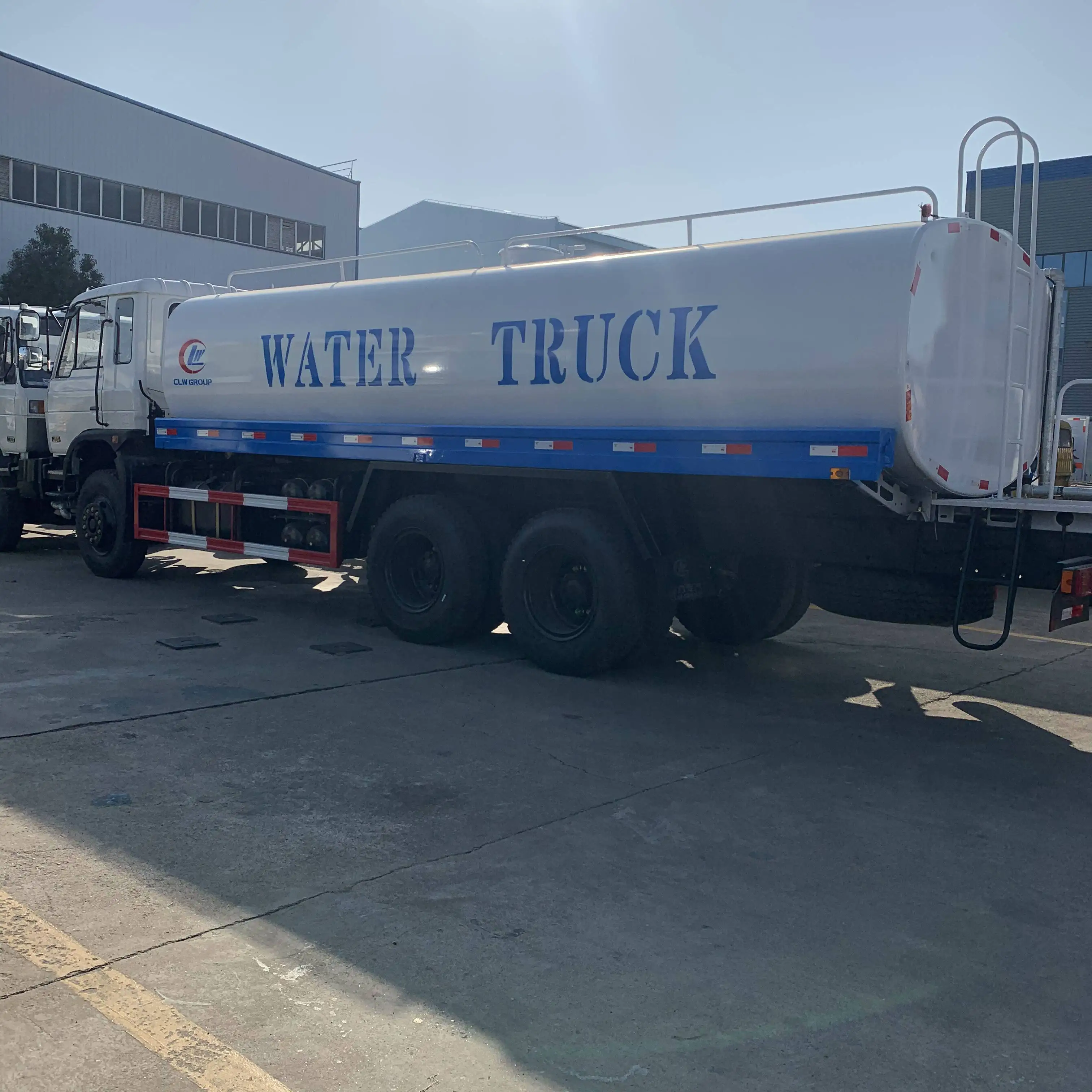 Unbelievable! How Much Gas Fits In A Tanker Truck? - aif7naz