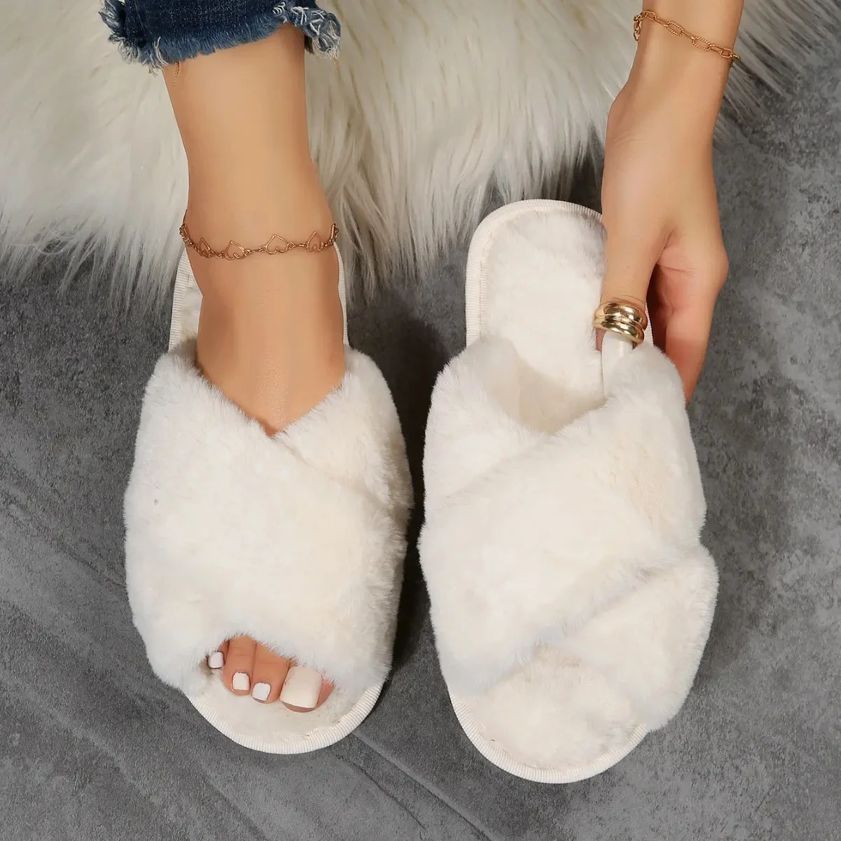 Custom Cozy Fluffy Home Slippers Plush Ladies Slippers Faux Fur Fancy  Fashion Fur Slippers for Women