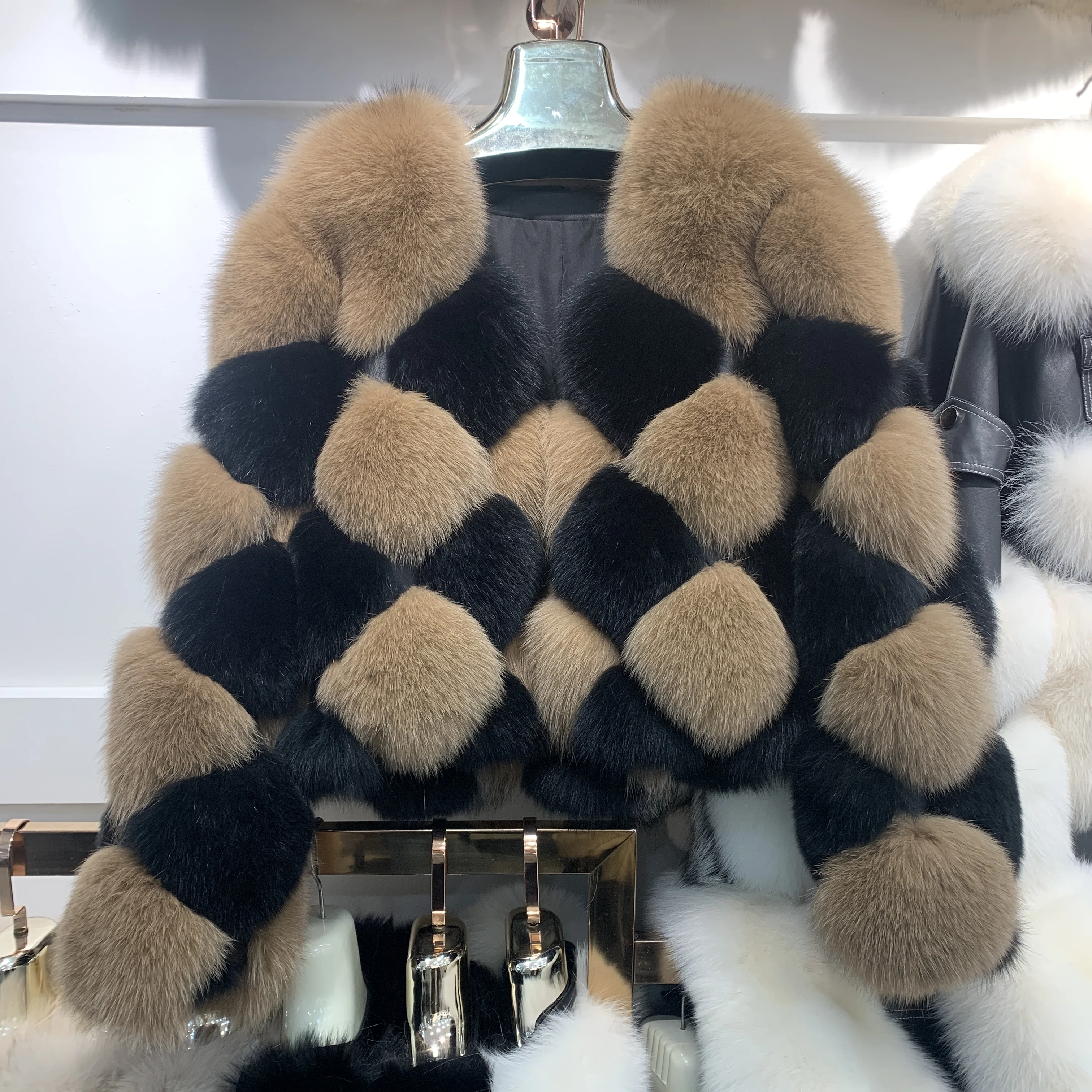 2021 Drop Shipping Thick Warm Ladies Real Fur Jacket Check Design Double  Color Elegant Cropped Fox Fur Coat