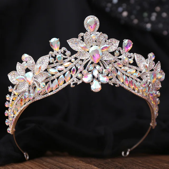 The Bride's Wedding Is Adorned with a Bright Crown Alloy Floral Hair Band with Rhinestone  American Noble and Elegant Tiaras