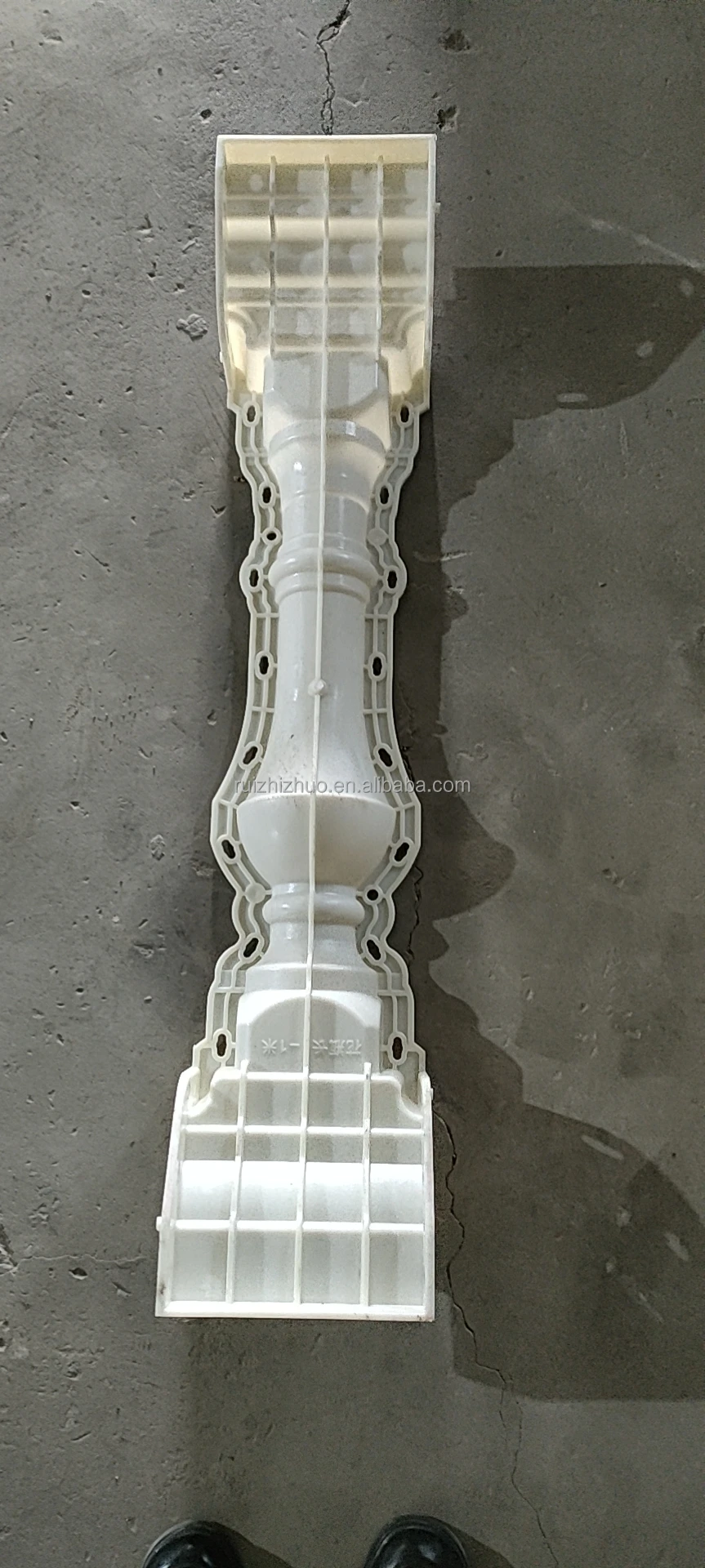 Reazone 2022 New Design Concrete Rail Mold Casting In Place Double Round Baluster Balustrade