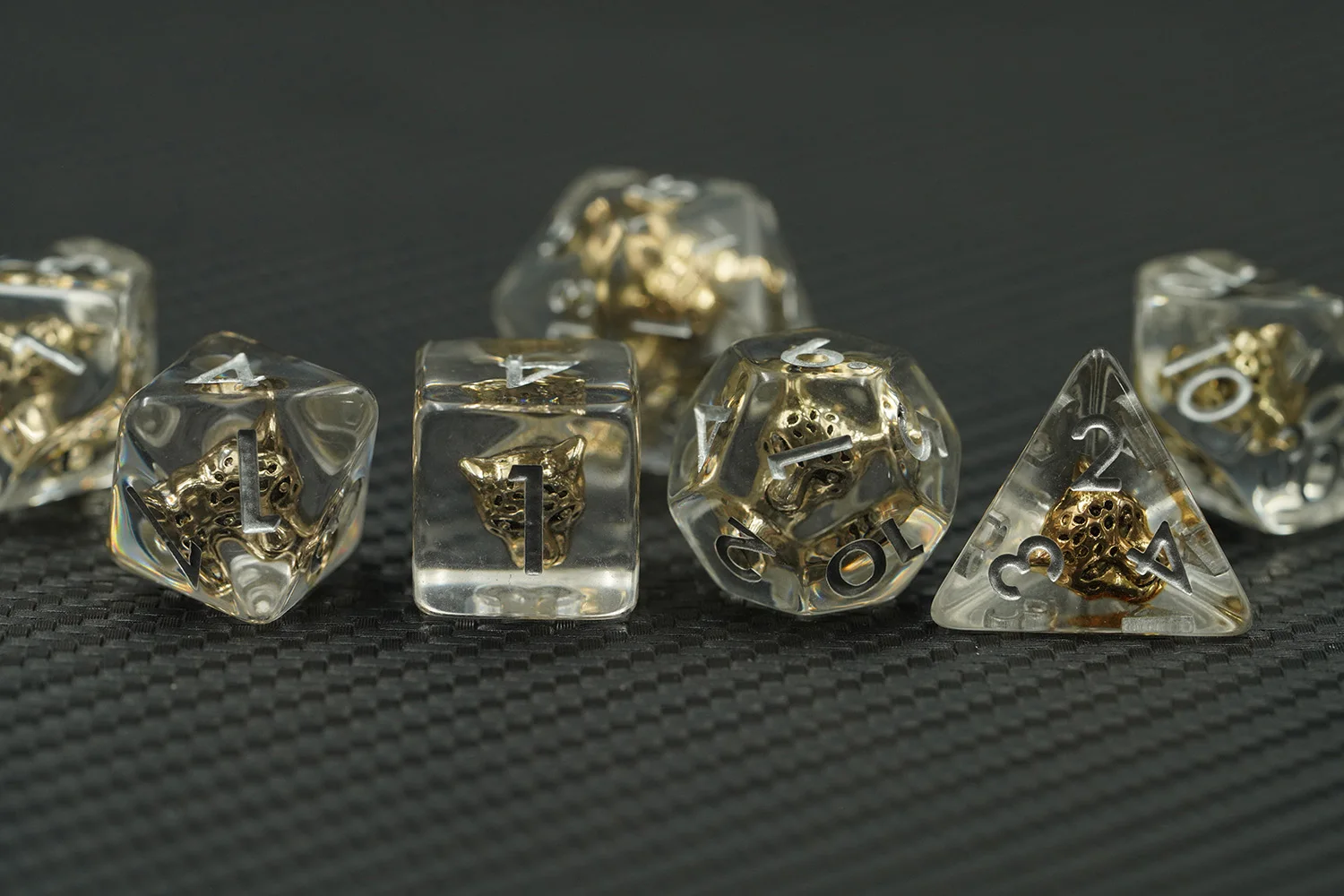 Customizable 16mm Transparent Resin Polyhedral Dice Set Leopard Head Shape for DND Games supplier