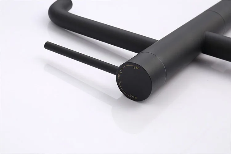 Material de latón de calidad, grifo mezclador de bañera independiente de Color negro cromado montado en el suelo, relleno