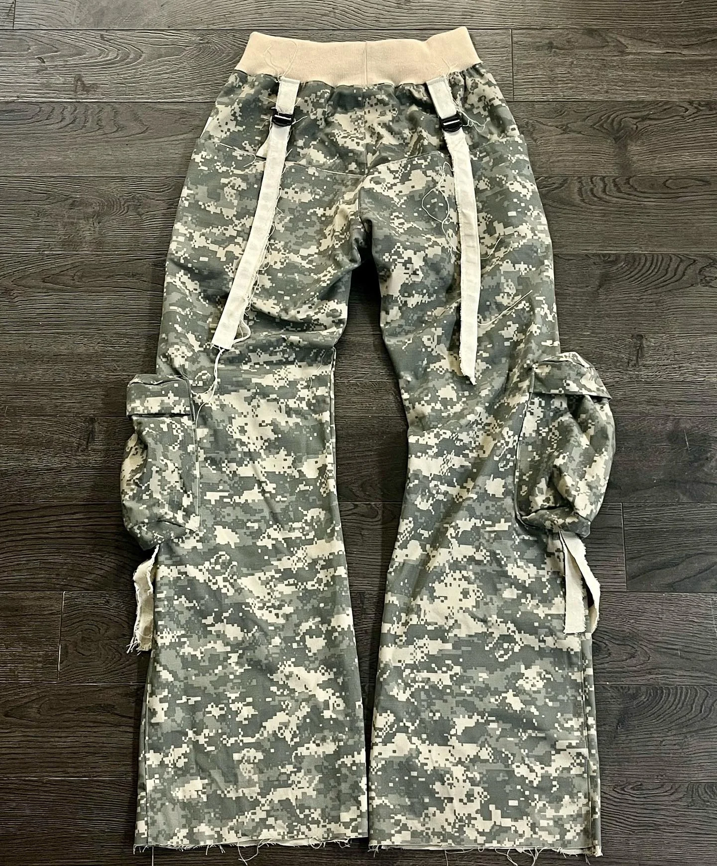 Custom Wholesale Streetwear High Waist Loose Oversized Baggy Camo Camouflage Sweatpants Flared Sweat Trackpants Cargo Pant Men gallery 2