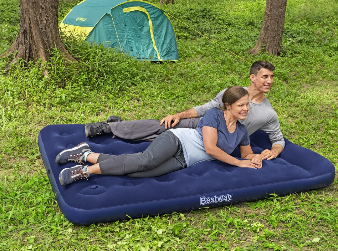 Bestway 67225 Outdoor Inflatable air Bed Mattress for Camping Full with  Built-in Foot Pump Mattress