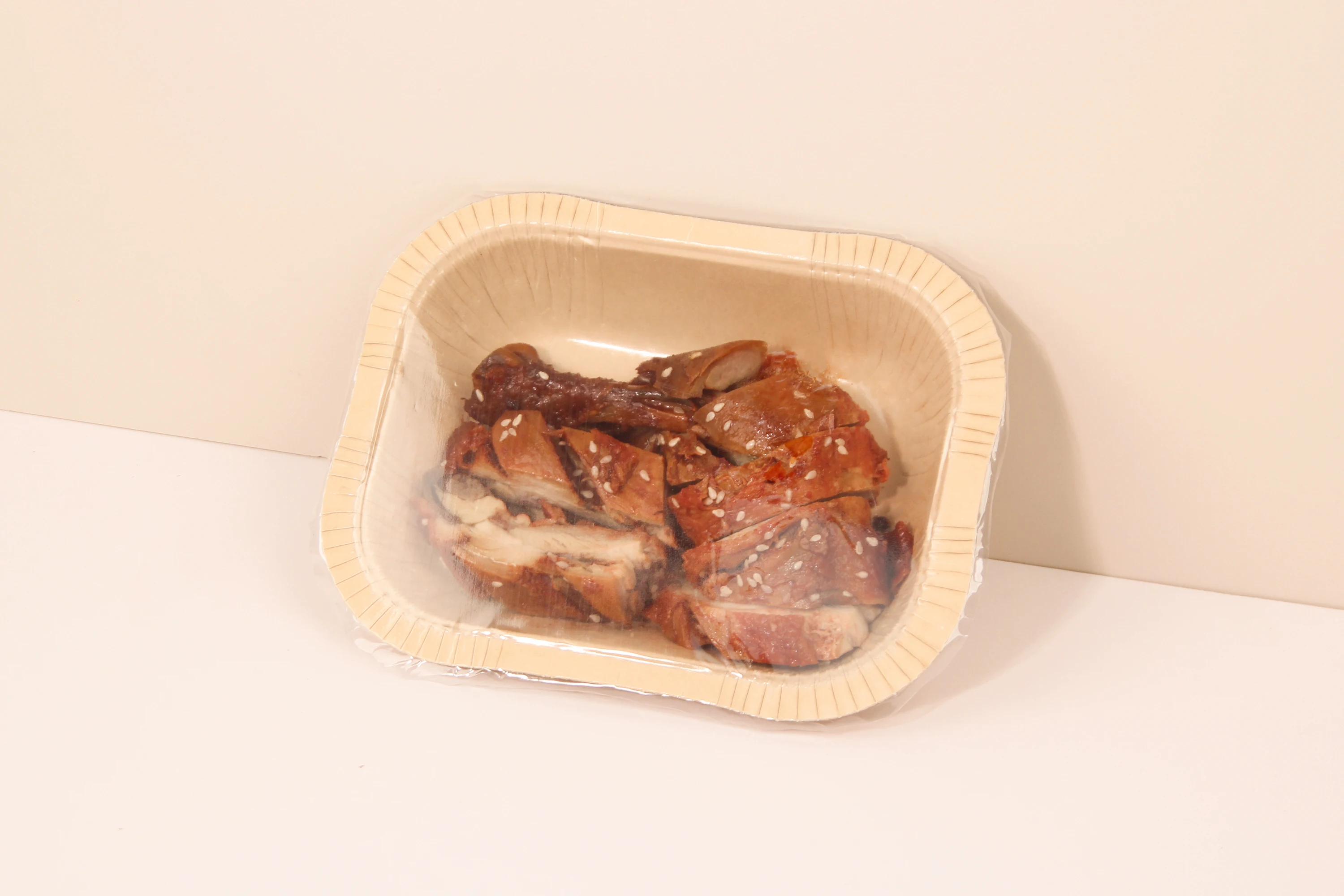 Black and White Color-matched Eco-friendly Cake Fried Chicken Tray Containers Kraft Paper Pressed Tray Trays for Ovens supplier